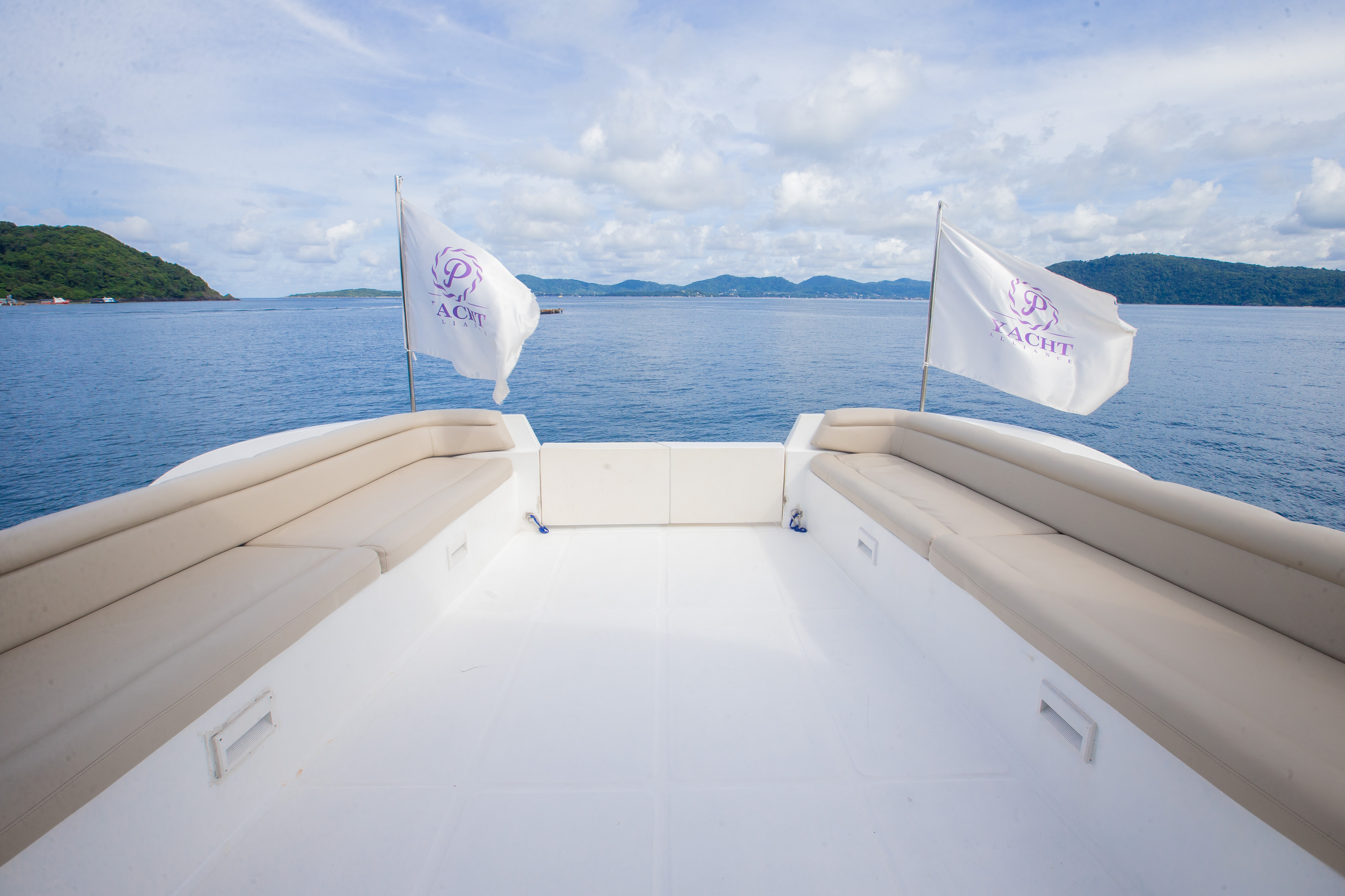 Private Power Catamaran Papakang - 3